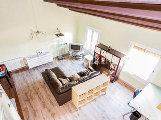 Alquiler Ático en La Nova Esquerra de l´Eixample. Exclusivo apartamento urbano con encanto clásico en el corazón d