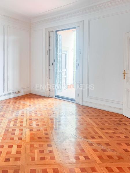 Foto 06f23922-92c6-4be2-b04d-855bbf02c1de. Rent apartment with heating in Gòtic Barcelona