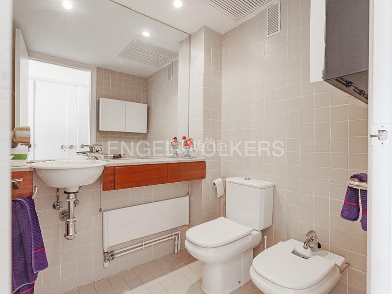 Foto 1eb20101-726e-4717-b8e2-0bc4f95760d3. Alquiler apartamento espectacular piso en primera línea de mar en Caldes d´Estrac