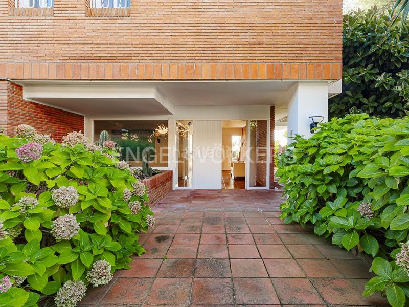 Foto 4e50b55f-ff37-473b-b8b3-fc18ae1a032c. Alquiler apartamento espectacular piso en primera línea de mar en Caldes d´Estrac