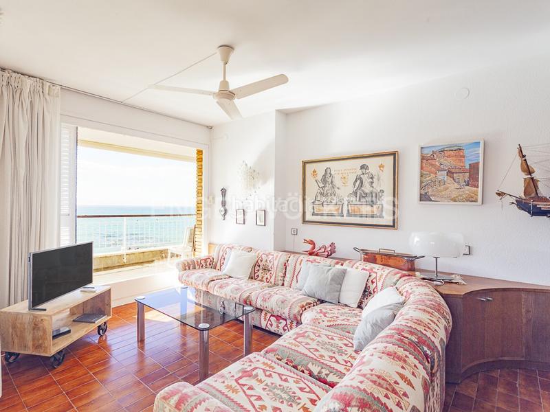 Foto 5213672f-2dbd-4666-8abd-2004d48bb1c6. Alquiler apartamento espectacular piso en primera línea de mar en Caldes d´Estrac