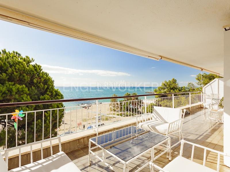 Foto cbb6e974-1969-4047-9853-aa3afd5e9985. Alquiler apartamento espectacular piso en primera línea de mar en Caldes d´Estrac