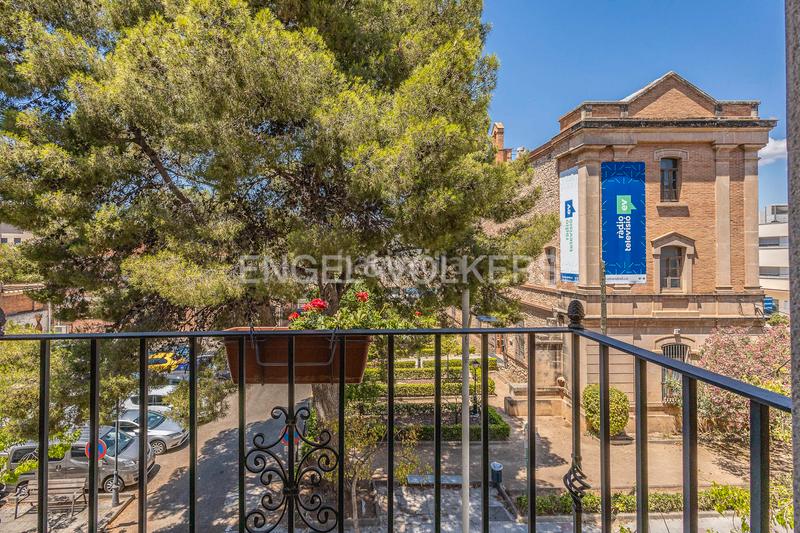 Foto b4421f86-d625-4945-9ae7-3f3eacec5c3f. Casa magnífica casa con ascensor, piscina y gran garaje. en Vendrell (El)