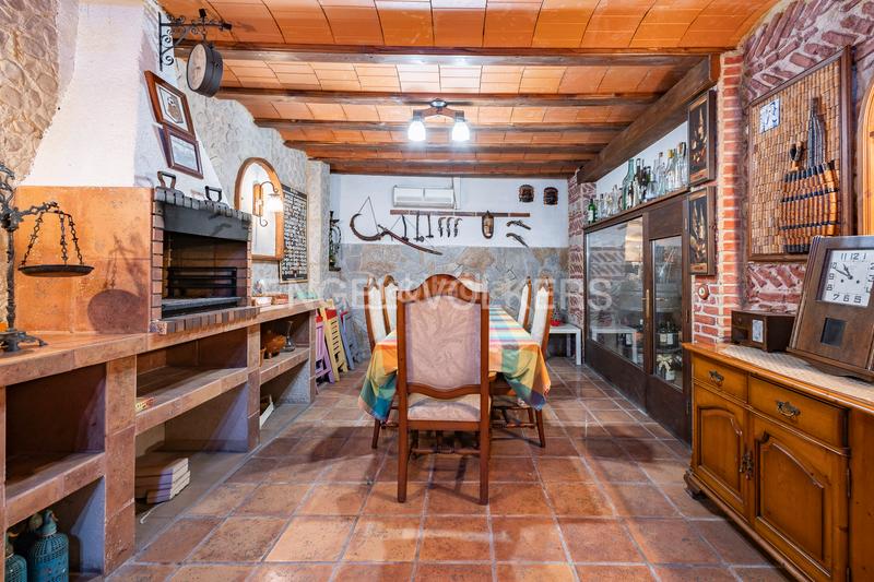 Foto bfa16db3-cc7e-4fa2-8612-42d01d179429. Casa magnífica casa con ascensor, piscina y gran garaje. en Vendrell (El)