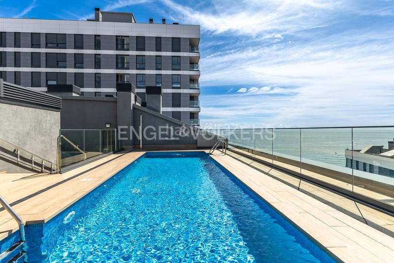Foto 5a364bd5-f9f7-4c59-87f0-adb4332addf0. Alquiler apartamento exclusivo piso nuevo frente al mar. en Badalona