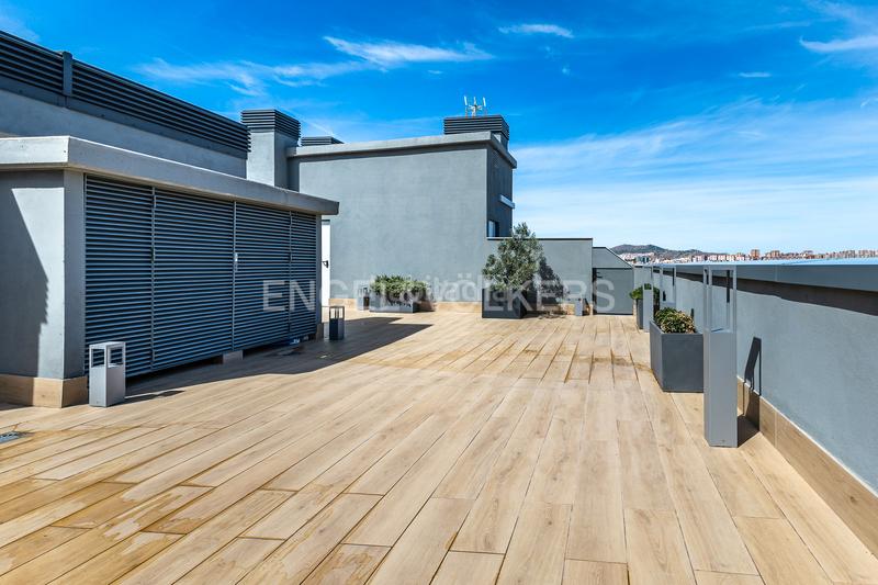 Foto 8d6bf45e-751b-4268-beff-fdd75ca20263. Alquiler apartamento exclusivo piso nuevo frente al mar. en Badalona
