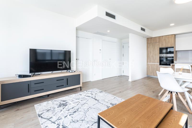Foto c32d84ce-4f0c-4a10-af9d-a515629b5016. Alquiler apartamento exclusivo piso nuevo frente al mar. en Badalona