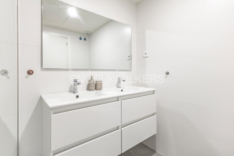 Foto 9a301caa-19b6-4a8a-9af3-8b3fd47f822b. Lloguer apartament amb calefacció aparcament a Port Badalona