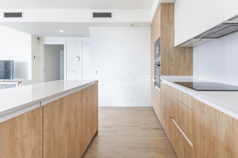 Foto bb2b41aa-fa24-498b-b4c0-ee27739c3245. Lloguer apartament amb calefacció aparcament a Port Badalona