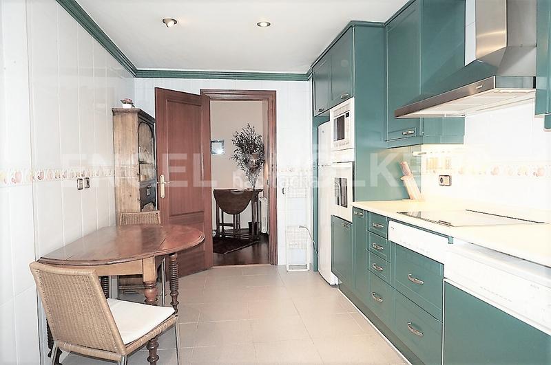 Foto 9e8eaf99-5bdf-471a-8b24-89b5577e9736. Alquiler apartamento piso amueblado en eixample con bonitas vistas en Barcelona