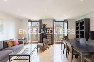 Etagenwohnung in L´Antiga Esquerra de l´Eixample. Encantadora vivienda en el eixample esquerra