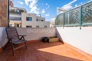 Àtic a Guinardó. Encantador ático con terraza en la mejor zona del guinardó