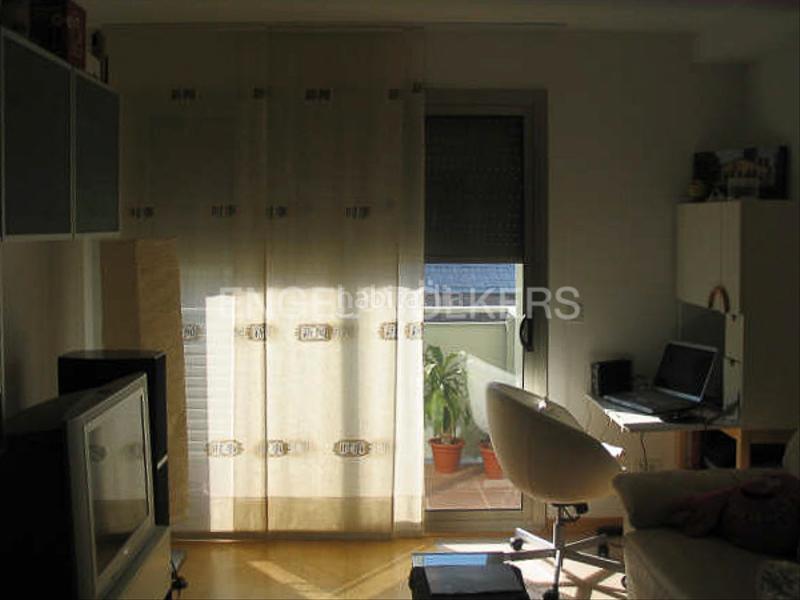 Foto 84511317-1b58-4f54-a515-2ea8ef34b793. Piccolo appartamento con riscaldamento in Guinardó Barcelona