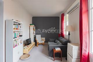 Piccolo appartamento in La Nova Esquerra de l´Eixample. Immueble super luminoso y alto en el eixample esquerra