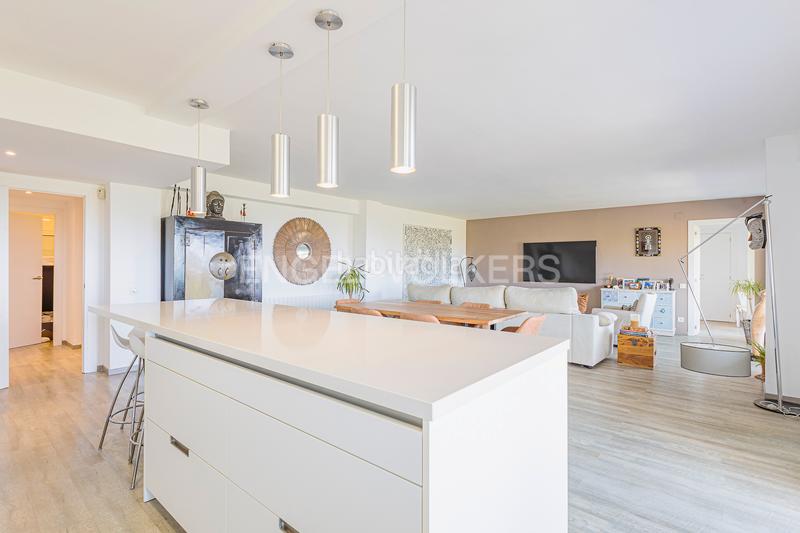 Foto 20de6501-1215-4952-b02e-a95470f9e2e8. Apartament amb calefacció aparcament piscina a Bellamar Castelldefels