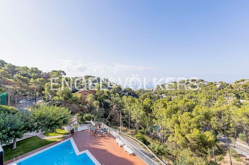 Foto 5d051e3d-1526-4e59-b3b4-dff8affb1cb3. Pis amb calefacció aparcament piscina a Bellamar Castelldefels