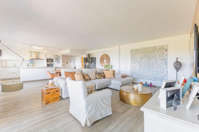 Foto 8644b7fe-e05d-4ed6-b25a-70b6a6c1861a. Apartament amb calefacció aparcament piscina a Bellamar Castelldefels