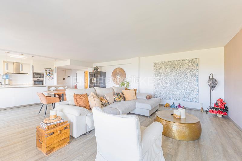 Foto 96dda0ec-008d-43ed-aecd-a299ca765f2b. Apartament amb calefacció aparcament piscina a Bellamar Castelldefels