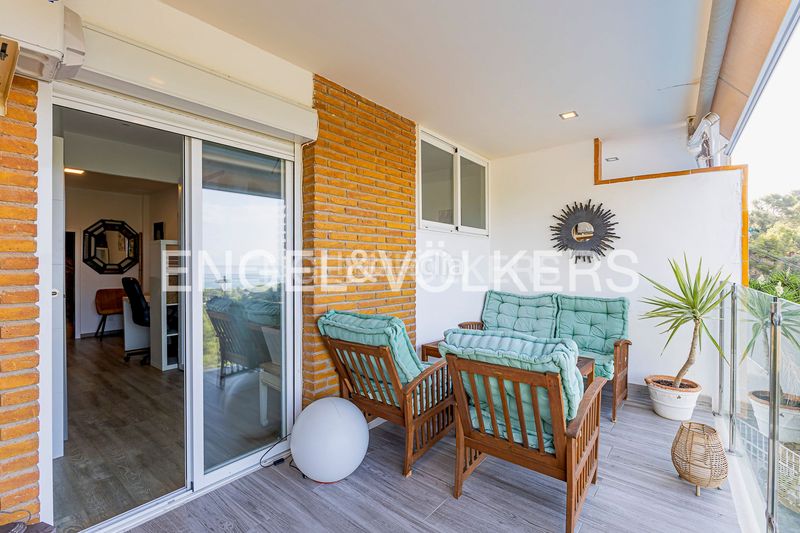 Foto abfbb8f6-e6ac-4017-8171-3af7bf62d061. Pis amb calefacció aparcament piscina a Bellamar Castelldefels