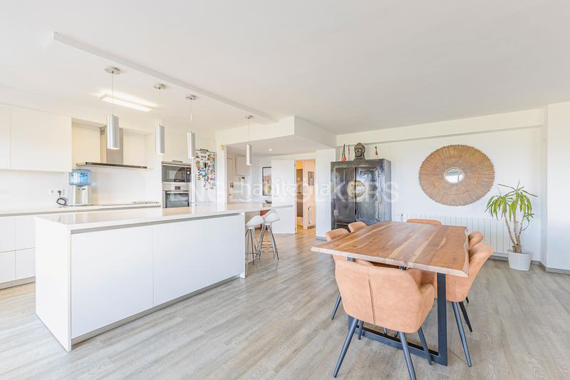 Foto f0077b57-26e6-42de-a762-dfa35fa949e0. Apartament amb calefacció aparcament piscina a Bellamar Castelldefels