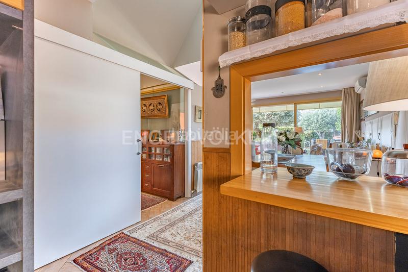 Foto 0ddbb522-f678-4048-abda-5b601b74644f. Casa amb calefacció aparcament piscina a Valldoreix Sant Cugat del Vallès