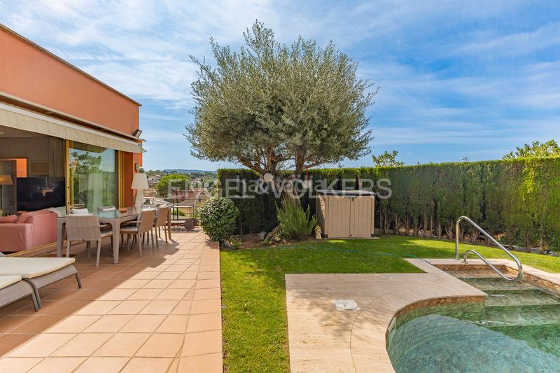 Foto 1fe8bd05-12bd-49b1-b379-b7b0d0dba533. Casa amb calefacció aparcament piscina a Valldoreix Sant Cugat del Vallès