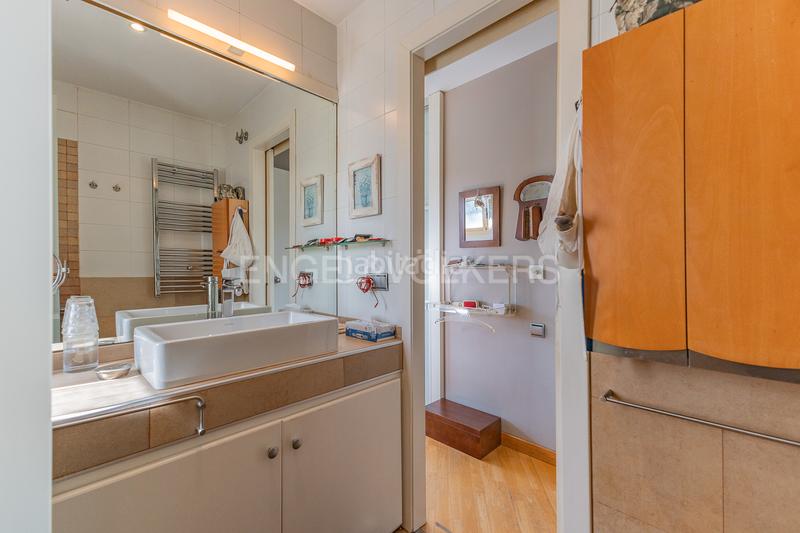 Foto 33b7d26e-7f34-4757-b78c-47c0338bf699. Casa amb calefacció aparcament piscina a Valldoreix Sant Cugat del Vallès