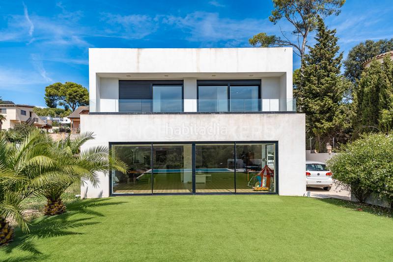 Foto 05491dd1-e1e9-4770-9643-059d88e1ad7c. Casa con riscaldamento piscina in La Sentiu Gavà
