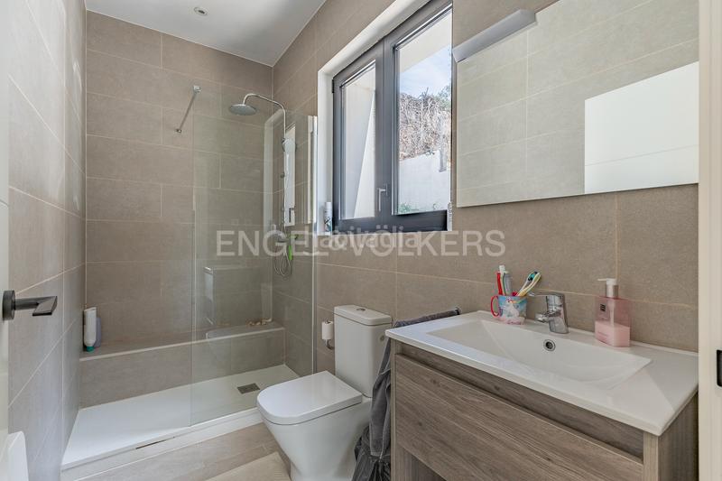 Foto 25018576-96ab-4bae-bd34-bed5f6784dba. Casa con riscaldamento piscina in La Sentiu Gavà
