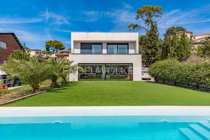 Foto 2b4f4a08-7a16-46bd-921e-f120ed4596ec. Casa con riscaldamento piscina in La Sentiu Gavà
