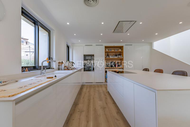 Foto 4b996451-e07e-4f4f-9313-46139704ce5d. Casa con riscaldamento piscina in La Sentiu Gavà