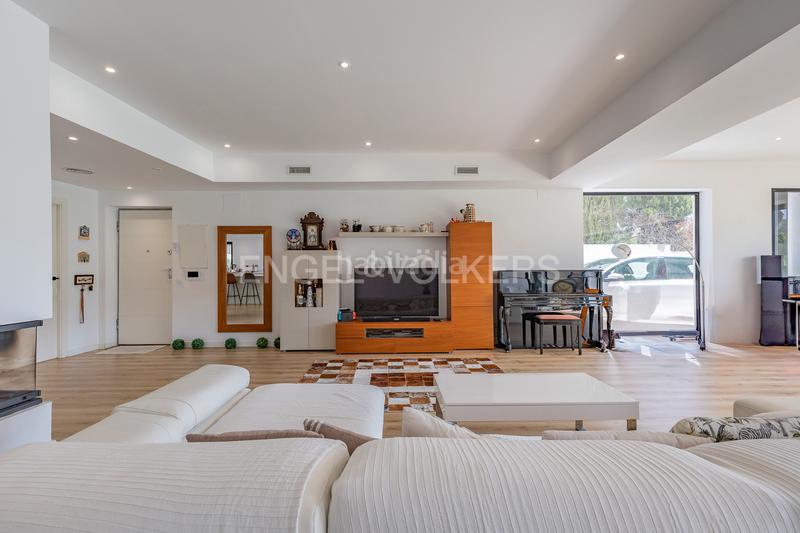 Foto 95498e21-d539-4ff1-9fd0-03daf2d57ffd. Casa con riscaldamento piscina in La Sentiu Gavà