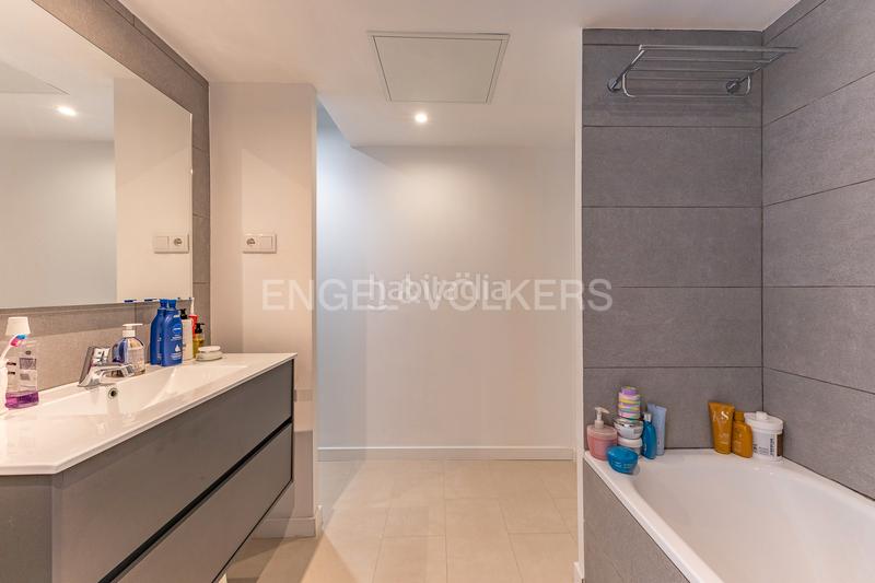 Foto d388c452-6dc6-495d-b759-fa87a7bf5bd4. Casa con riscaldamento piscina in La Sentiu Gavà