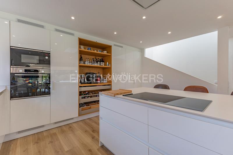 Foto e256cdfc-e426-4007-a8c0-57818a85b772. Casa con riscaldamento piscina in La Sentiu Gavà