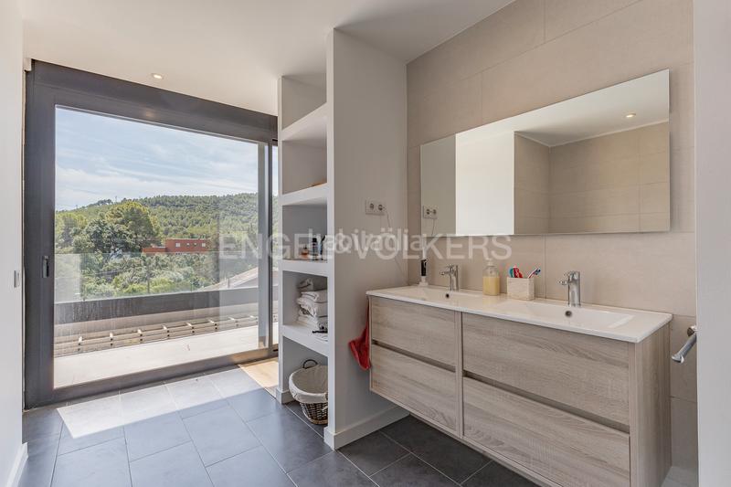 Foto f1e675aa-d001-4cf8-9e35-db0ae095d733. Casa con riscaldamento piscina in La Sentiu Gavà