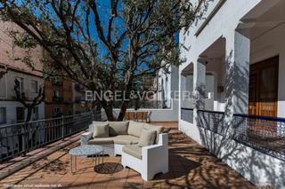 Casa a Molins de Rei. Casa con encanto, parking y loft independiente en molins de rei