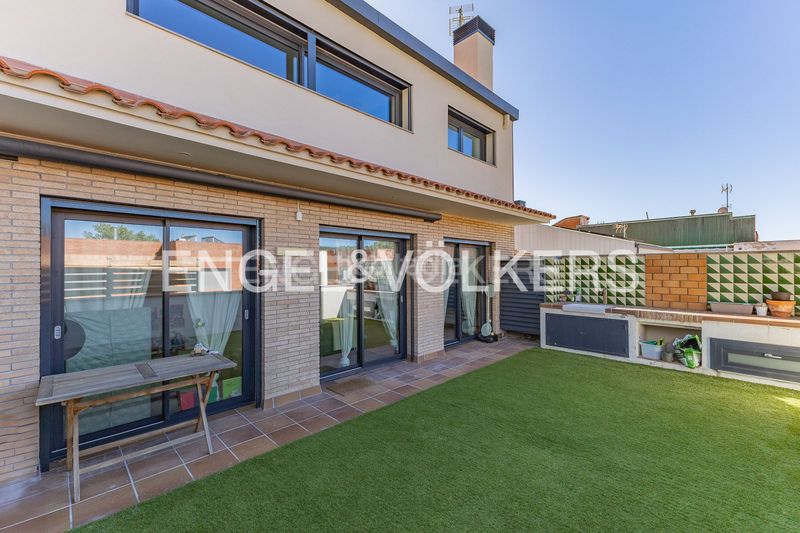Foto 18a5d373-a555-4fa8-bb10-1564a8e84f0d. Haus mit heizung in Centre Sant Quirze del Vallès