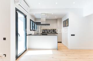 Lloguer Apartament a Prosperitat. Piso con balcón por estrenar en nou barris