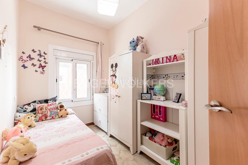 Foto 3145b350-678e-44c5-bc86-1c421c05f1a2. Casa amb calefacció a Diagonal-Colomeres Gavà