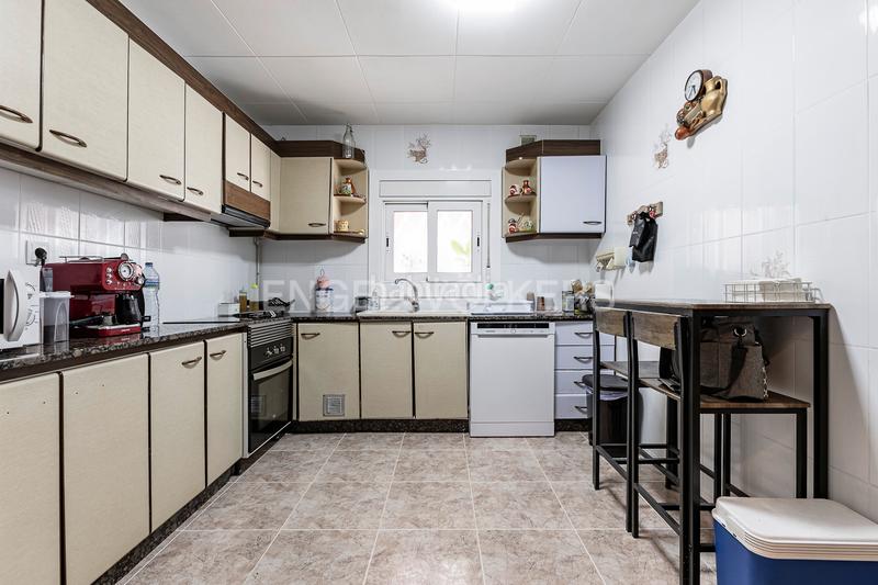 Foto 5821174b-c2d8-42f4-8d67-f9613728d1db. Casa amb calefacció a Diagonal-Colomeres Gavà