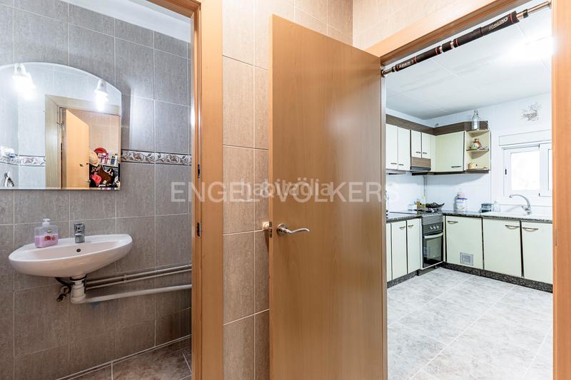 Foto 7b3a6eff-68ae-4144-a9d6-1fa07d2b8fe8. Casa amb calefacció a Diagonal-Colomeres Gavà