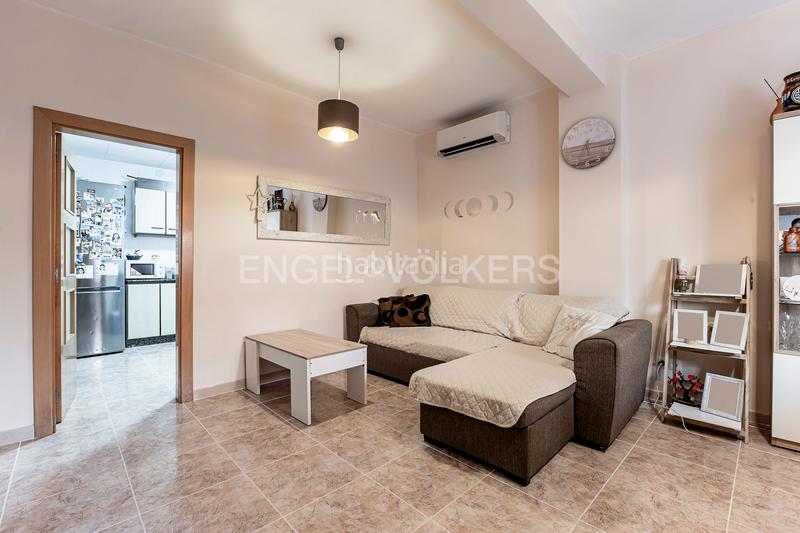 Foto 9be3b3e7-27c3-4749-b15c-00347a329072. Casa amb calefacció a Diagonal-Colomeres Gavà