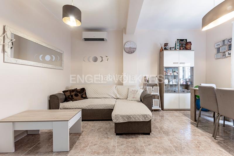 Foto d1c2ce55-5f03-4ed9-a380-4ee3932f05e4. Casa amb calefacció a Diagonal-Colomeres Gavà