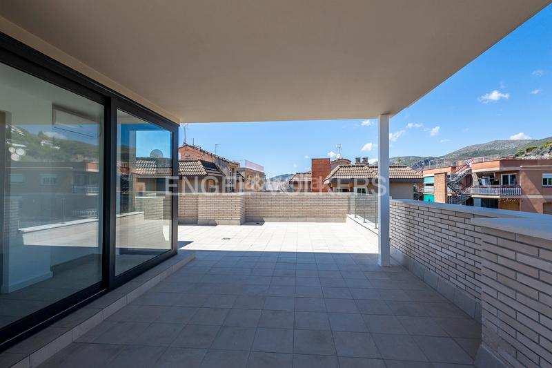 Foto 623f4e17-fb67-46c2-bd59-1692d389fc81. Alquiler casa obra nueva en paseo maritimo en Baixador Castelldefels