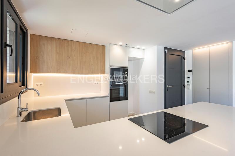 Foto 8486f991-4106-443c-83db-a7c36baebe50. Alquiler casa obra nueva en paseo maritimo en Baixador Castelldefels