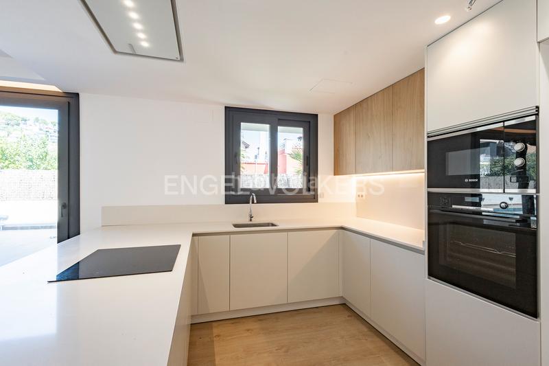 Foto 9128bf4a-9228-4389-b7c2-997704f029c5. Alquiler casa obra nueva en paseo maritimo en Baixador Castelldefels