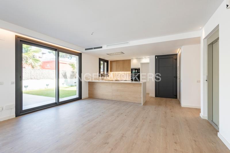 Foto a5cb5e20-18c1-4797-a2be-bc063a2b2867. Alquiler casa obra nueva en paseo maritimo en Baixador Castelldefels