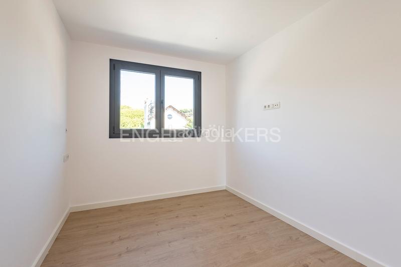 Foto a8d5807a-9265-431a-9404-3311b689c626. Alquiler casa obra nueva en paseo maritimo en Baixador Castelldefels