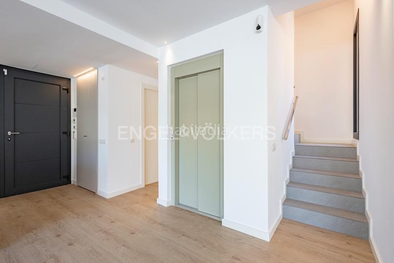 Foto adddb50a-799e-4e82-bc82-fd7a853d60e0. Alquiler casa obra nueva en paseo maritimo en Baixador Castelldefels