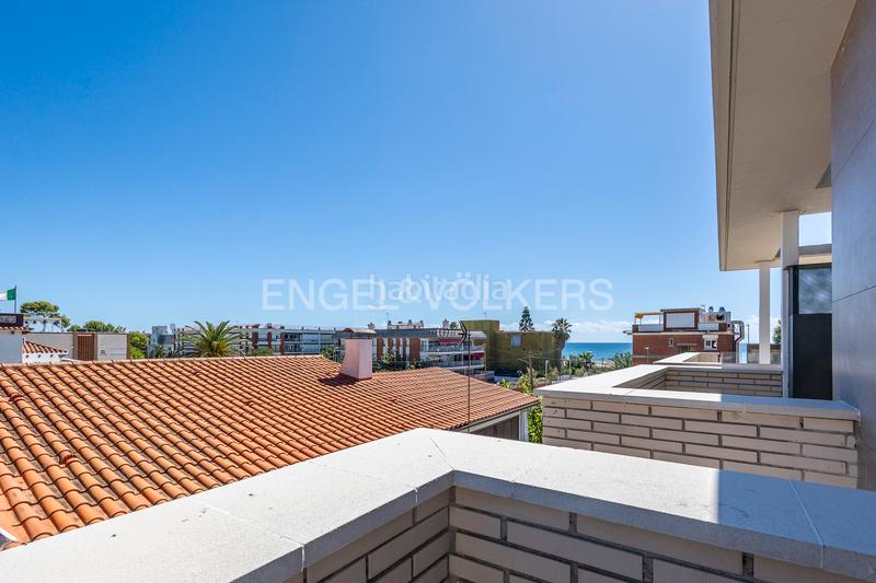 Foto bd6ff9c6-95b5-409c-a3ef-0eb4e5394ae4. Alquiler casa obra nueva en paseo maritimo en Baixador Castelldefels